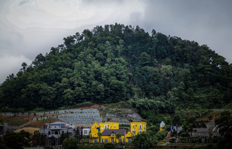 Nhin lai loat biet thu nguy nga xay tren dat rung phong ho Soc Son-Hinh-2