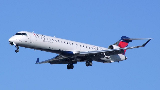 Tan muc may bay Bombardier CRJ900 cua Vietnam Airlines vua bay thu nghiem-Hinh-11