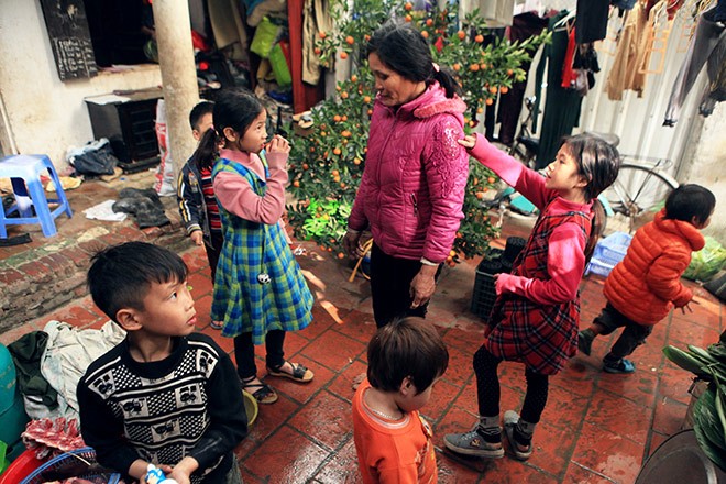 Ba me sinh 14 con o Ha Noi: “30 nam nay, toi chua co cai Tet nao vui”