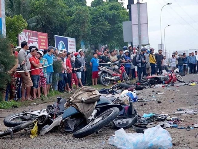 Ngay dau nghi Tet, 21 nguoi chet do tai nan giao thong