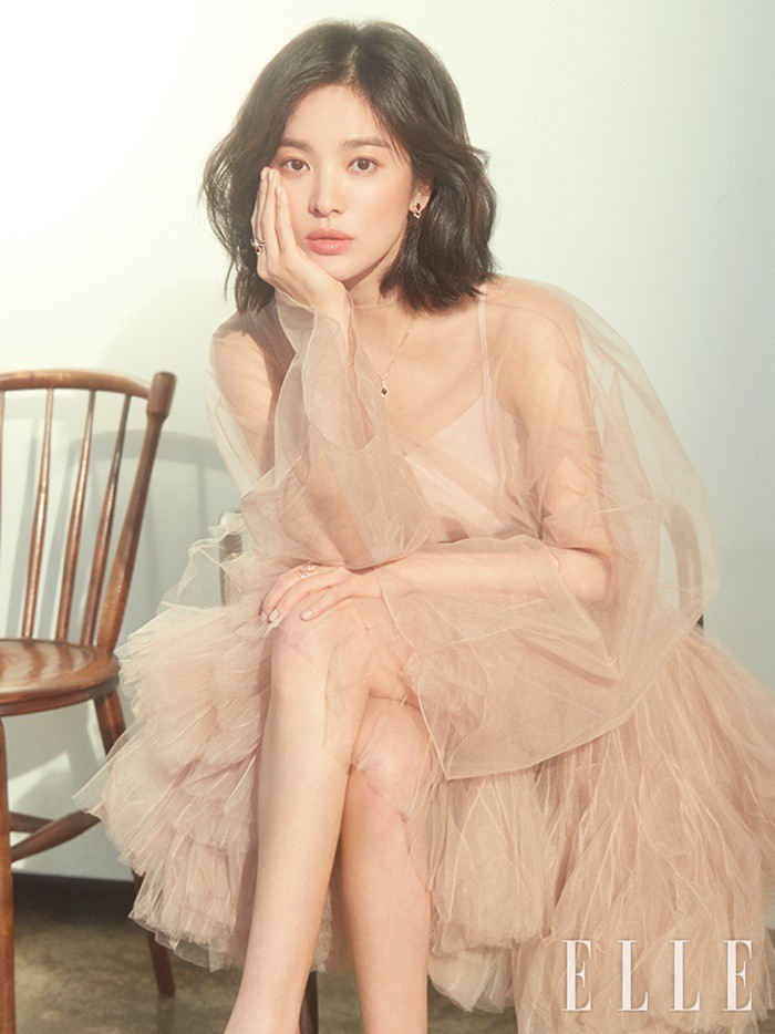 Song Hye Kyo dap tra tin don ly hon chong tre bang dong thai nay-Hinh-2