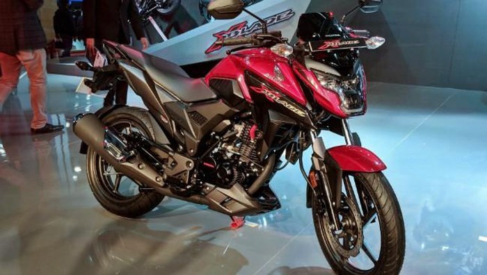 Honda X-Blade moi sap ra mat, quyet dau Suzuki Gixxer 155