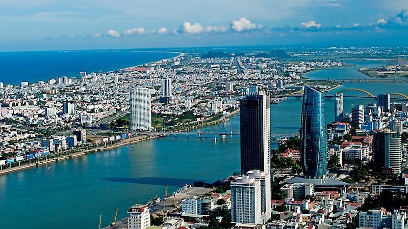 Ong lon Da Nang dem ‘dat vang’ di gop von, chuyen nhuong trai phep