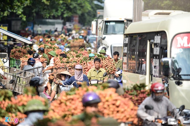 Vai thieu 50.000 dong/kg, nguoi dan un un cho xuong cho-Hinh-3