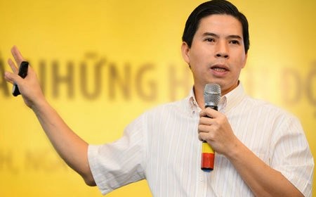 Ong chu The gioi Di dong Nguyen Duc Tai lien tuc dinh van den gi?