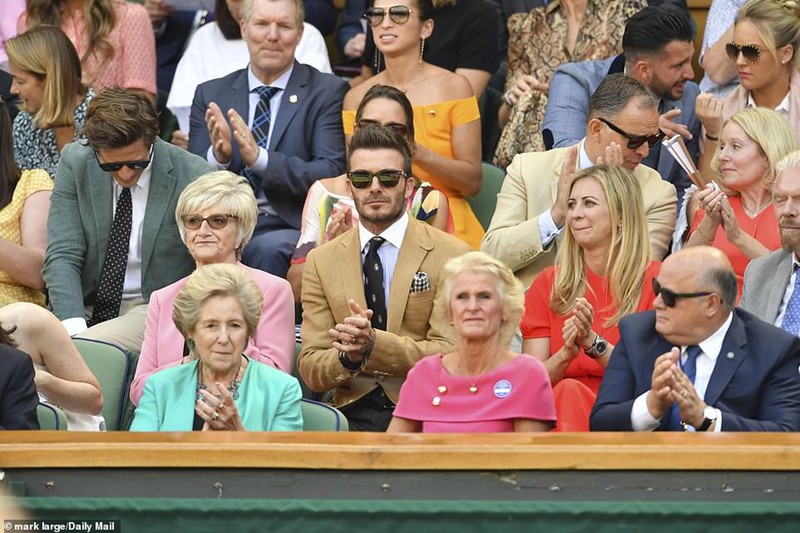 David Beckham 'dot mat' o Wimbledon 2019 vi qua dep trai 'chuan men'-Hinh-4