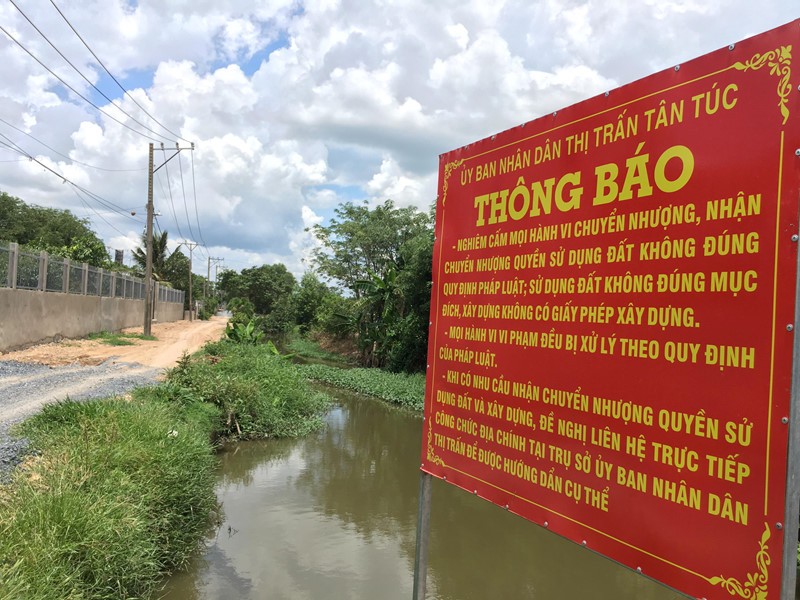 Ngoai lum xum An Lac Riverside, chu dau tu An Lac Tan con dinh day 