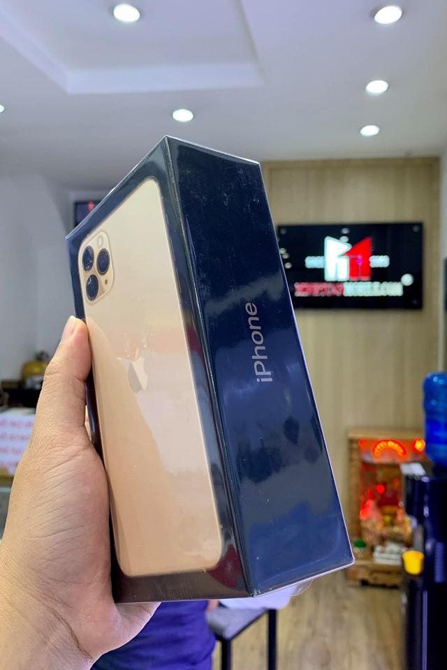 Tan mat iPhone 11 Pro Max dau tien o Viet Nam: Gia 100 trieu dong-Hinh-5