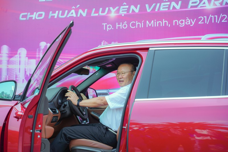 “Soi” 4 xe hoi qua tang cua HLV Park Hang-seo dan dat tuyen Viet Nam-Hinh-2