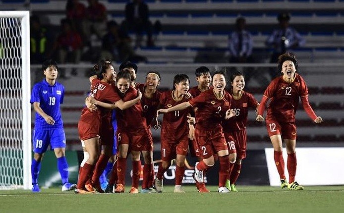 Vo dich SEA Games 30, tuyen bong da nu Viet Nam nhan 