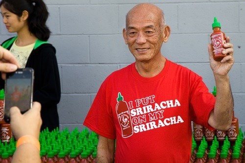 Ong chu goc Viet cua tuong ot Sriracha bi thu hoi tai Uc la ai?