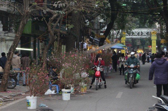 4 phien cho cuoi nam dac biet o Ha Noi-Hinh-6