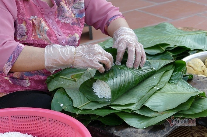 Lang san xuat banh chung Ha Noi tat bat ngay cuoi nam-Hinh-12