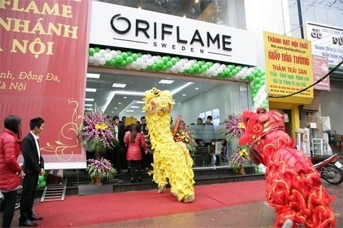 Cong ty da cap phan phoi Oriflame dong cua