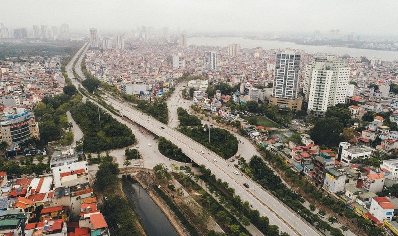 Ngam duong pho Ha Noi truoc ngay cach ly toan xa hoi