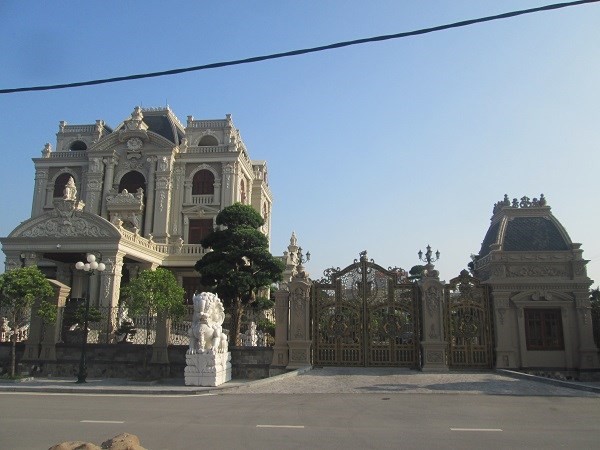 Loa mat lau dai tram ty “vo tien khoang hau” cua dai gia Ha Nam-Hinh-3