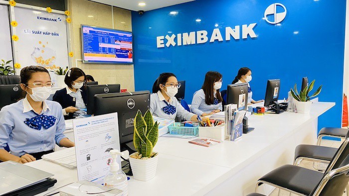 Cuoc chien quyen luc Eximbank: Noi bo dau da, kinh doanh lo hay lai?