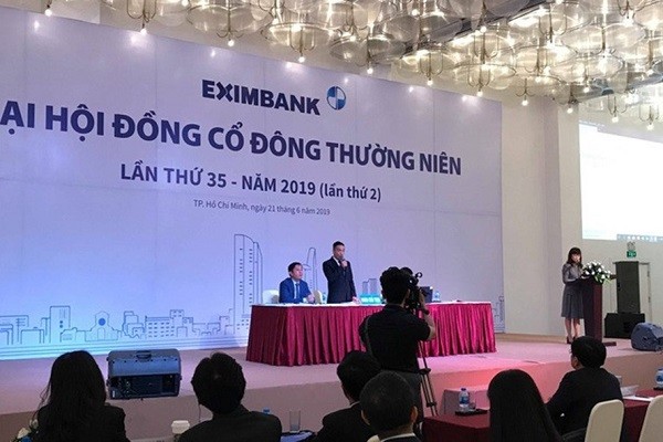 Eximbank hoan dai hoi co dong: Bao nhieu lan noi bo dau da?