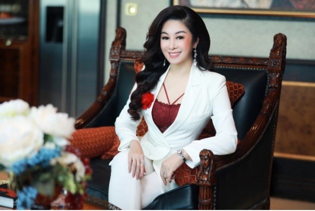 2 nu dai gia kim cuong Viet so huu tai san 