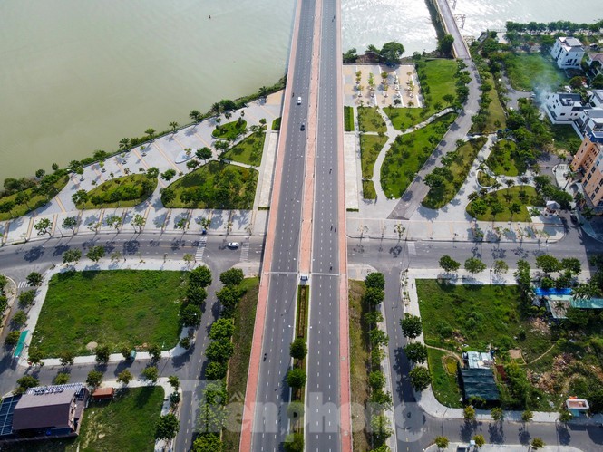 Nhin tu tren cao quang canh Da Nang vang lang giua mua dich-Hinh-12