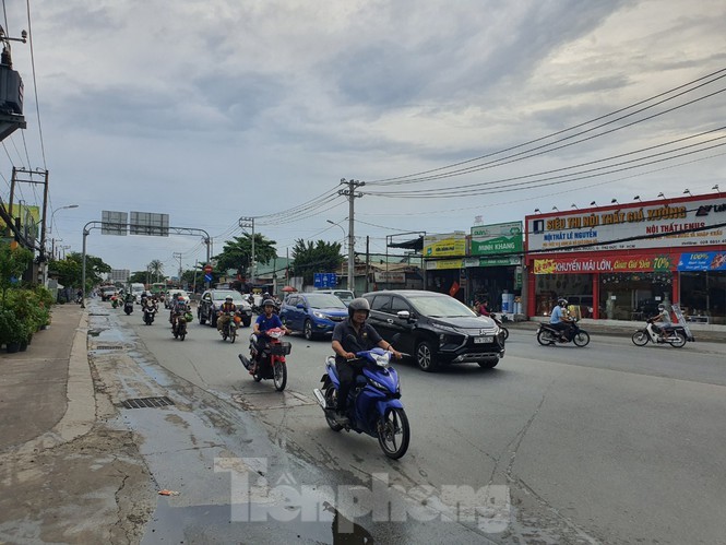 Ben xe vang khach, cua ngo Sai Gon thong thoang truoc ngay nghi le 2/9-Hinh-8