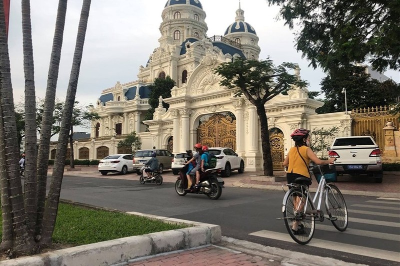 “Soi” biet phu khung cua dai gia 