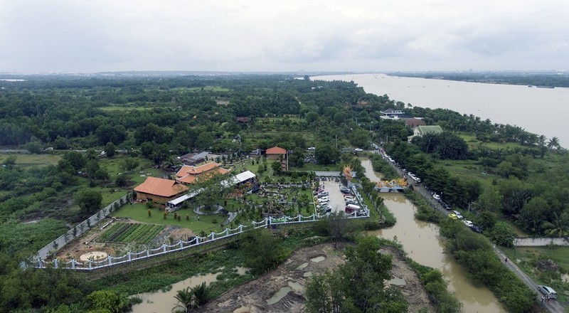 Toan canh kien truc nha tho To hoanh trang cua Hoai Linh-Hinh-2