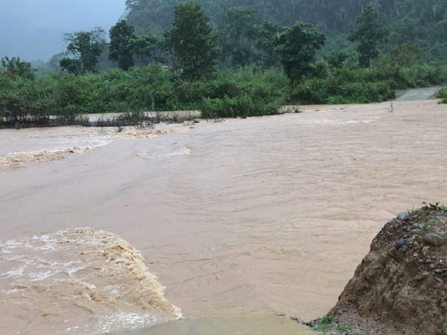 Quang Tri: 2 nguoi dan ong bi nuoc lu cuon troi