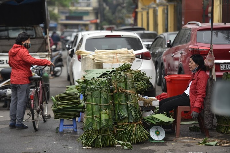 Cho la dong lau doi nhat Ha Noi vang khach ngay giap Tet-Hinh-9