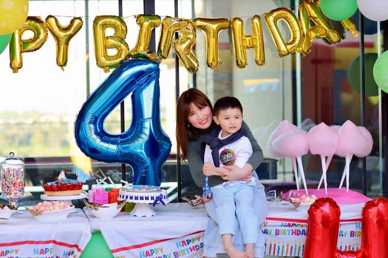 Bà xã Đan Trường trang hoàng biệt thự để mừng sinh nhật 4 tuổi của con trai