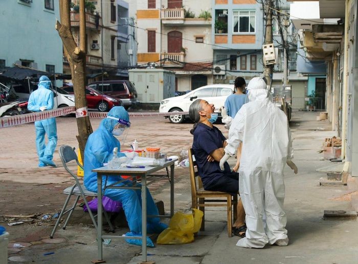 Ha Noi them 5 ca nhiem moi, 1 nguoi bi lay tu nguyen Giam doc Hacinco