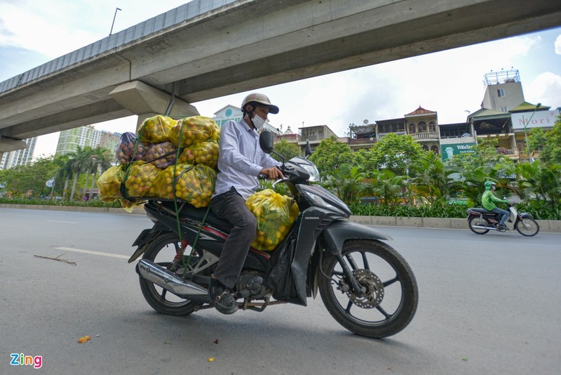 Giai cuu vai thieu Bac Giang voi gia 20.000 dong/kg o Ha Noi-Hinh-9