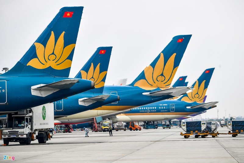 Vietnam Airlines tiep tuc rao ban 11 may bay