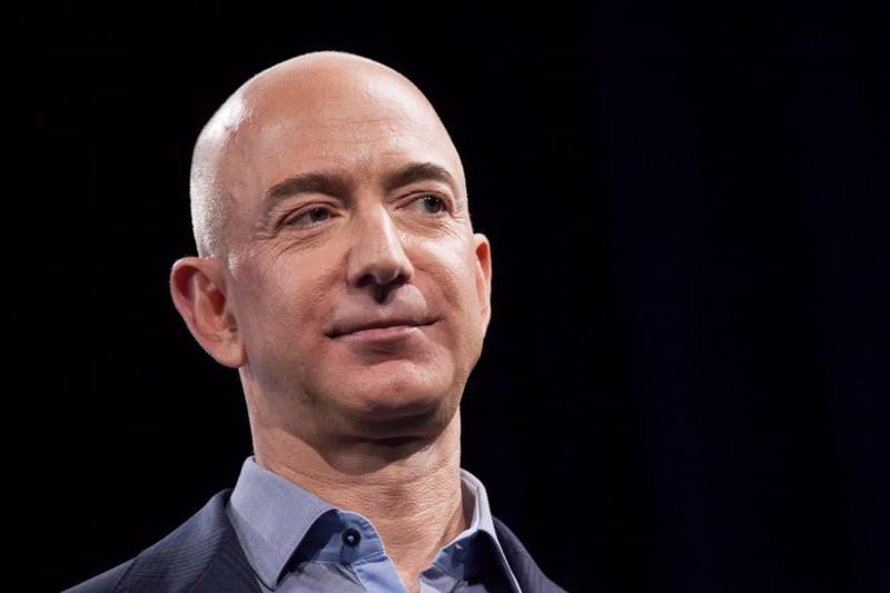 Nghi huu o tuoi 57, Jeff Bezos so huu tai san 