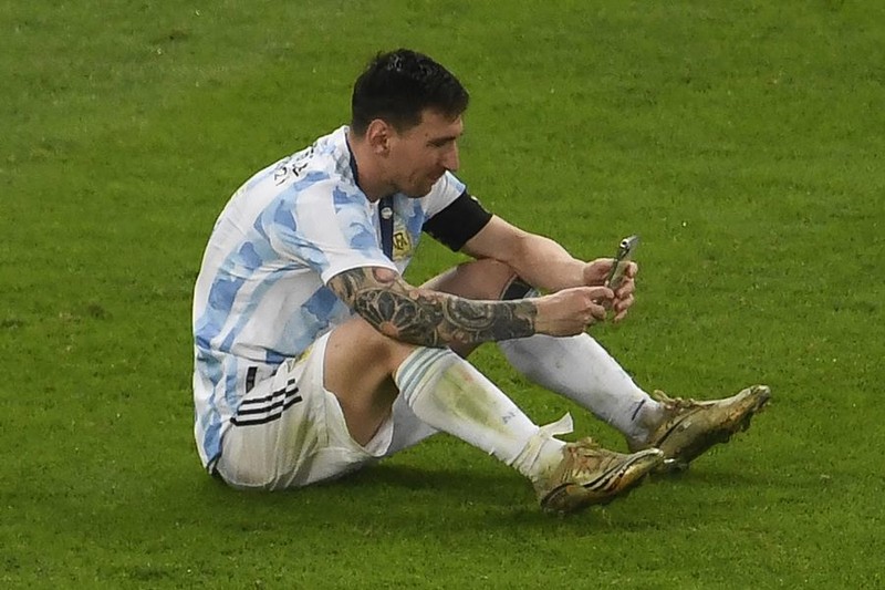 Khoanh khac lich su: Messi nang cao Cup vo dich Copa America-Hinh-9