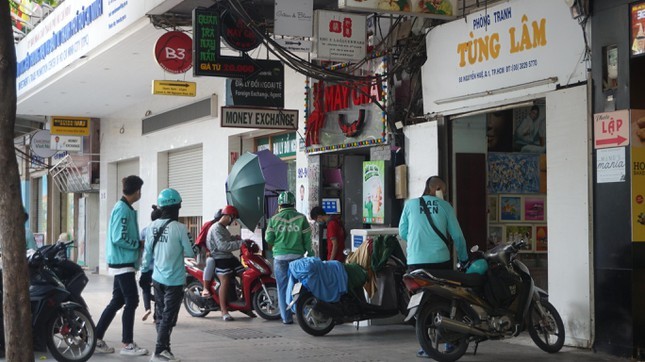 Diem danh loat nghe luong cao xuat hien khi COVID-19 ap toi