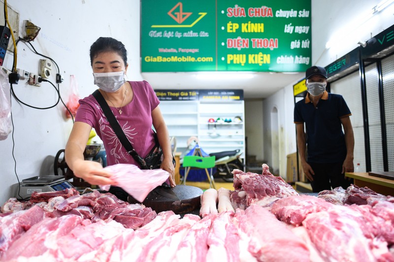 Tiem cat toc, phu kien dien thoai... chuyen ban rau cu qua-Hinh-8