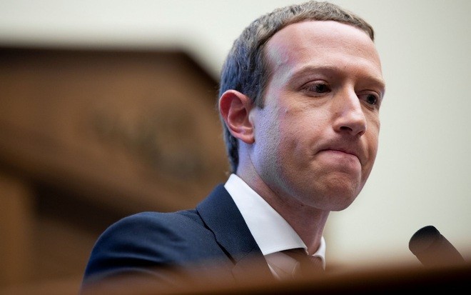 Facebook gap su co, bao lan tai san ty phu Mark Zuckerberg “boc hoi“?
