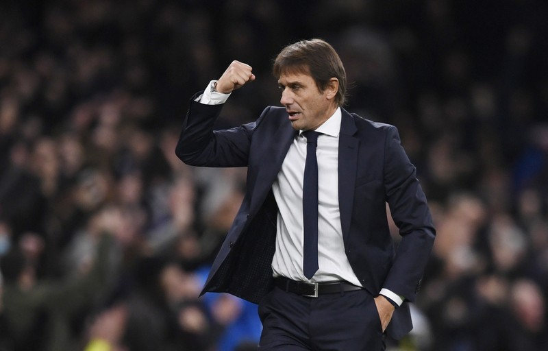 3 cau thu bi duoi trong tran ra mat cua HLV Conte cung Tottenham