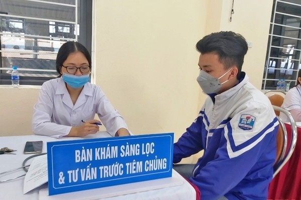 86 hoc sinh gap phan ung sau tiem vac xin Covid-19 o Thanh Hoa da on dinh