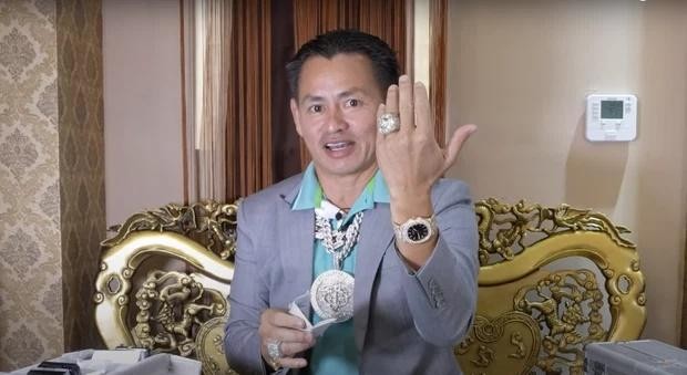 Người vợ đứng sau gia tài bạc tỷ của trùm kim cương Johnny Đặng  Netizen   Việt Giải Trí