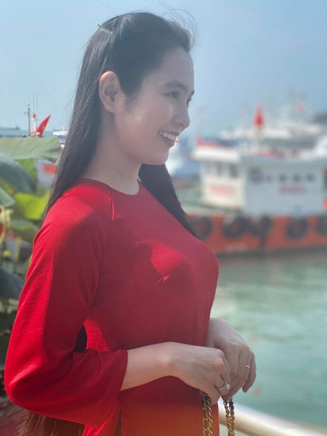 Me man ngam “ban sao Luu Diec Phi” dien ao dai do dep nen na ngay Tet-Hinh-9