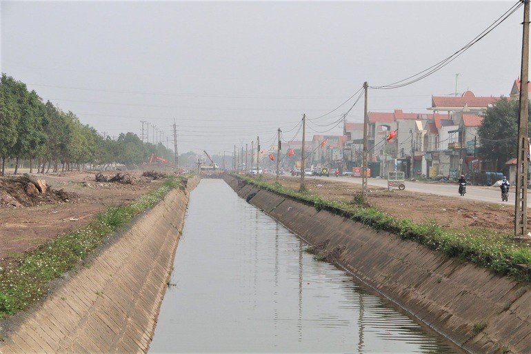 Can canh cong truong duong 1,5 km “ton” 165 ty dong o Ninh Binh-Hinh-10