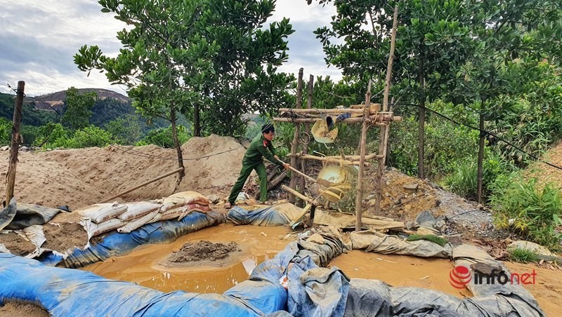 Xam nhap 'dai cong truong' vang tac o Bong Mieu ngay 'cho dong cua mo'-Hinh-2