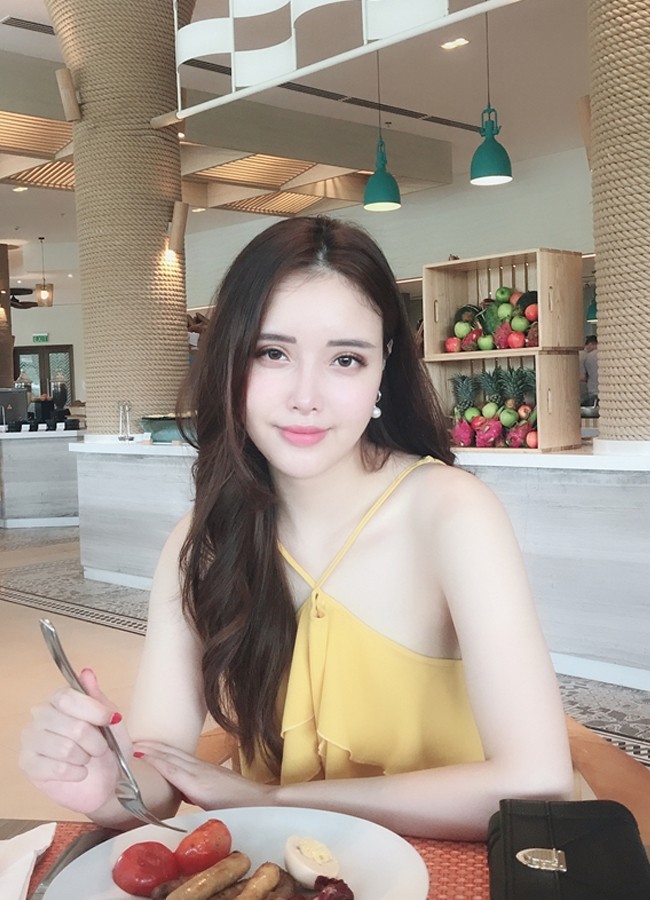 Em gai Mai Phuong Thuy mac gi cung duoc khen dep sang vi xinh nhu hoa hau-Hinh-10