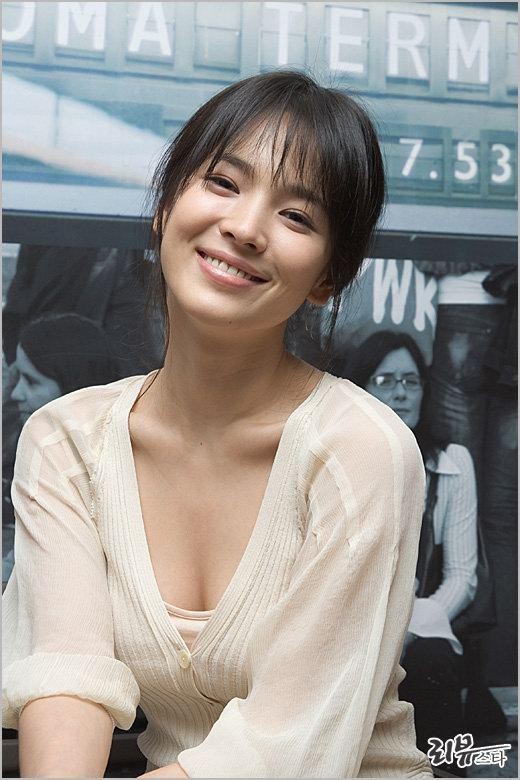 Son Ye Jin va Song Hye Kyo len do tre nai: Ai dep hon ai?-Hinh-5