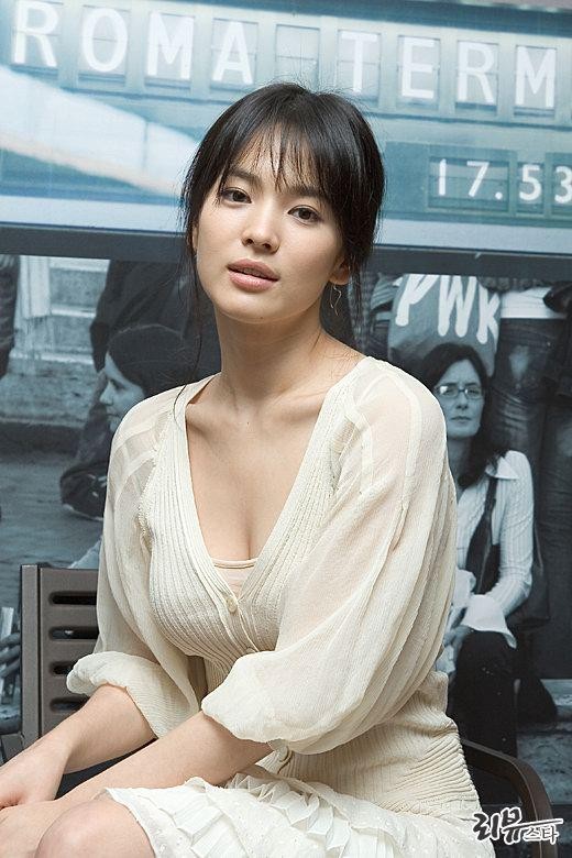 Son Ye Jin va Song Hye Kyo len do tre nai: Ai dep hon ai?-Hinh-6