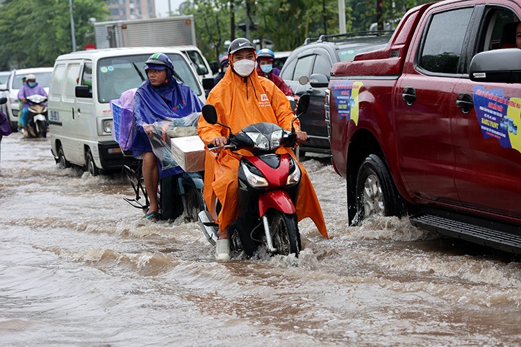 Thoi tiet ngay 6/6: Bac Bo, Bac Trung Bo mua to va dong