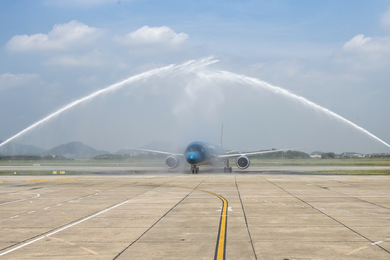 Kham pha dan may bay hien dai cua Vietnam Airlines-Hinh-2