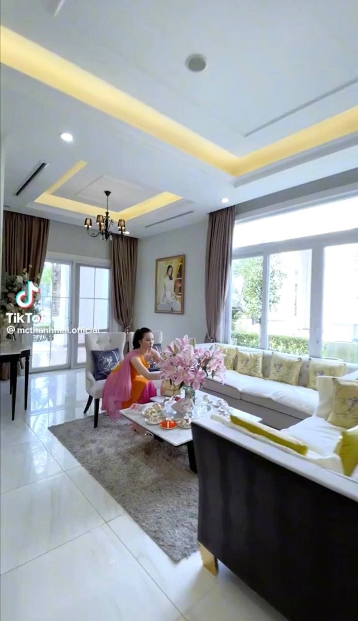 Toan canh biet thu nguy nga 800m2 cua MC Thanh Mai-Hinh-2